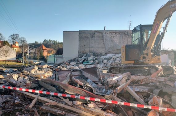 Demoliční práce včetně recyklace