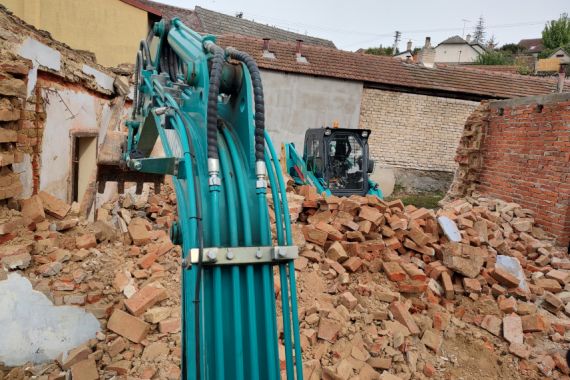 Komplexní demolice budov včetně odvozu suti